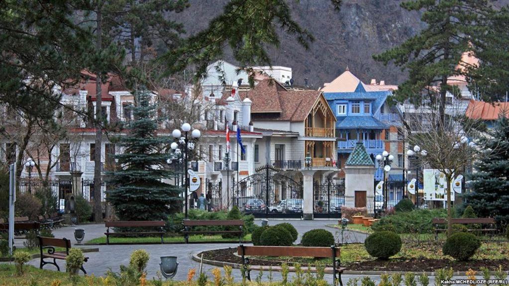 Gamsakhurdia Street Apartment